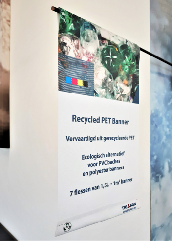 Gerecycleerde banner uit plastic PET flessen